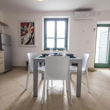 Apartments Umag Center, Seafront With Terrace In Umag Bagian luar foto
