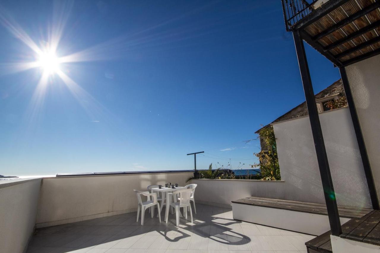 Apartments Umag Center, Seafront With Terrace In Umag Bagian luar foto